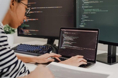 成都做网站：深度解析网站建设费用与功能的平衡之道